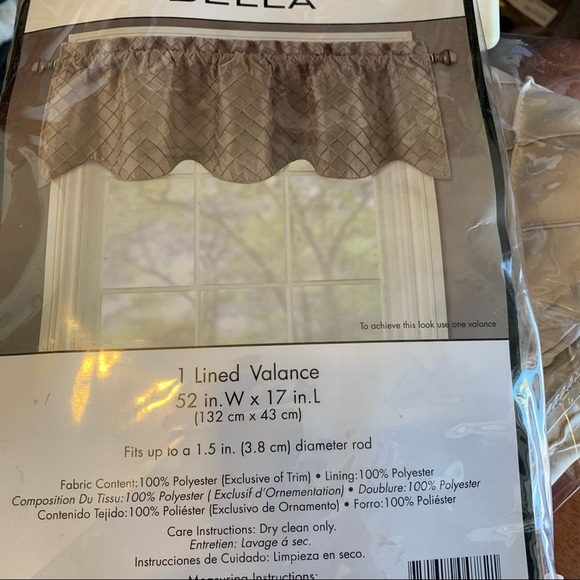 Bella Pin Tuck Diamond Window Valance in Linen - Picture 4 of 7